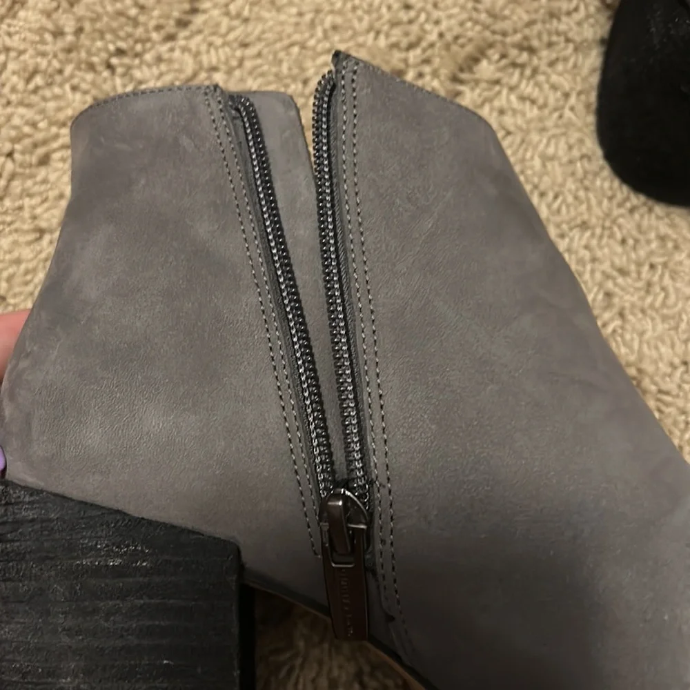 Authentic Leather Vince Camuto Block heeled booties